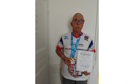 6 jours et 325km de combativité pour Alain RIQUELME à VALLON-PONT-D'ARC (07)